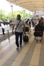 Madhavan snapped at airport on 14th March 2016